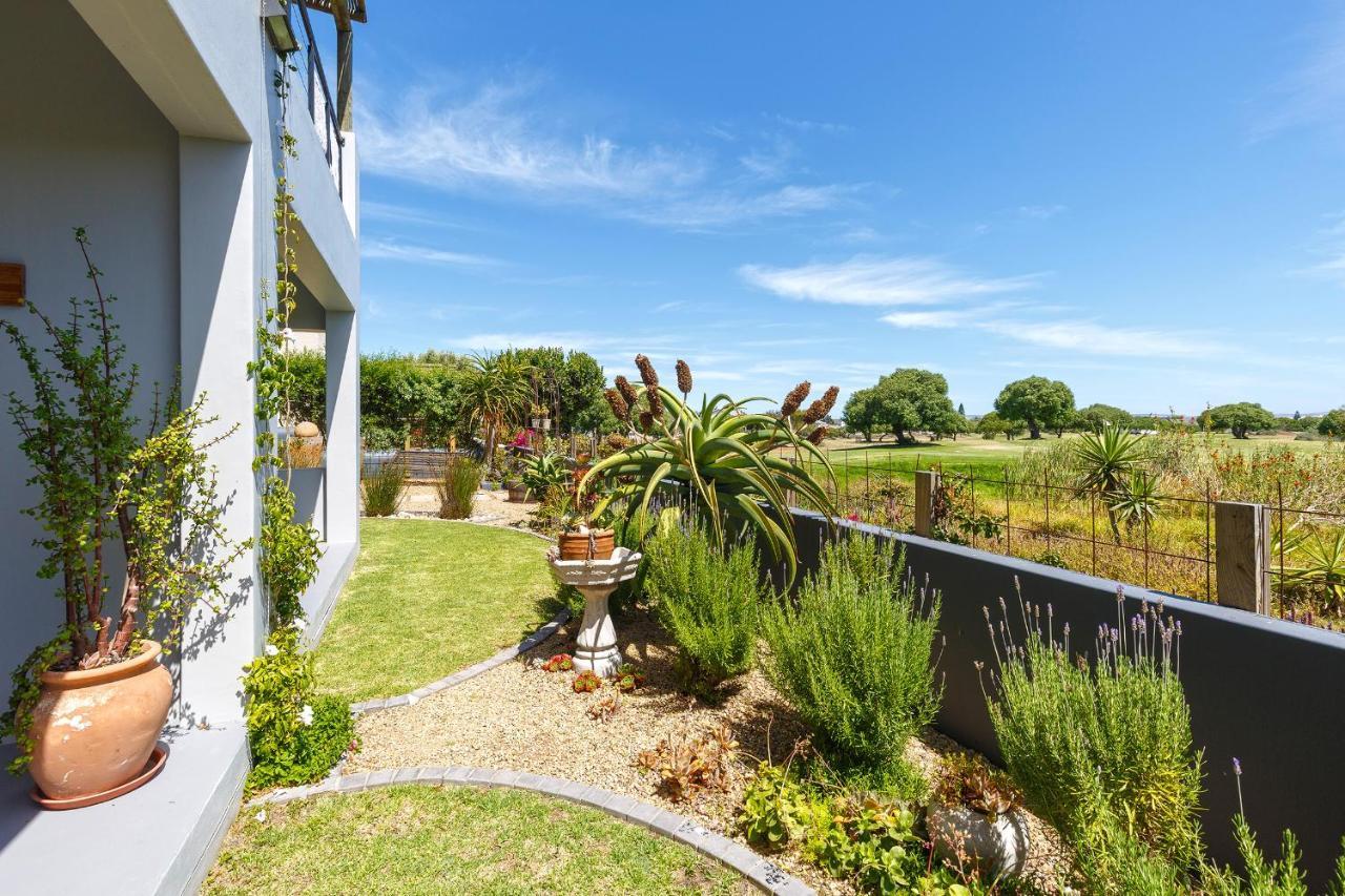 Le Mahi Guest House Langebaan Exterior photo